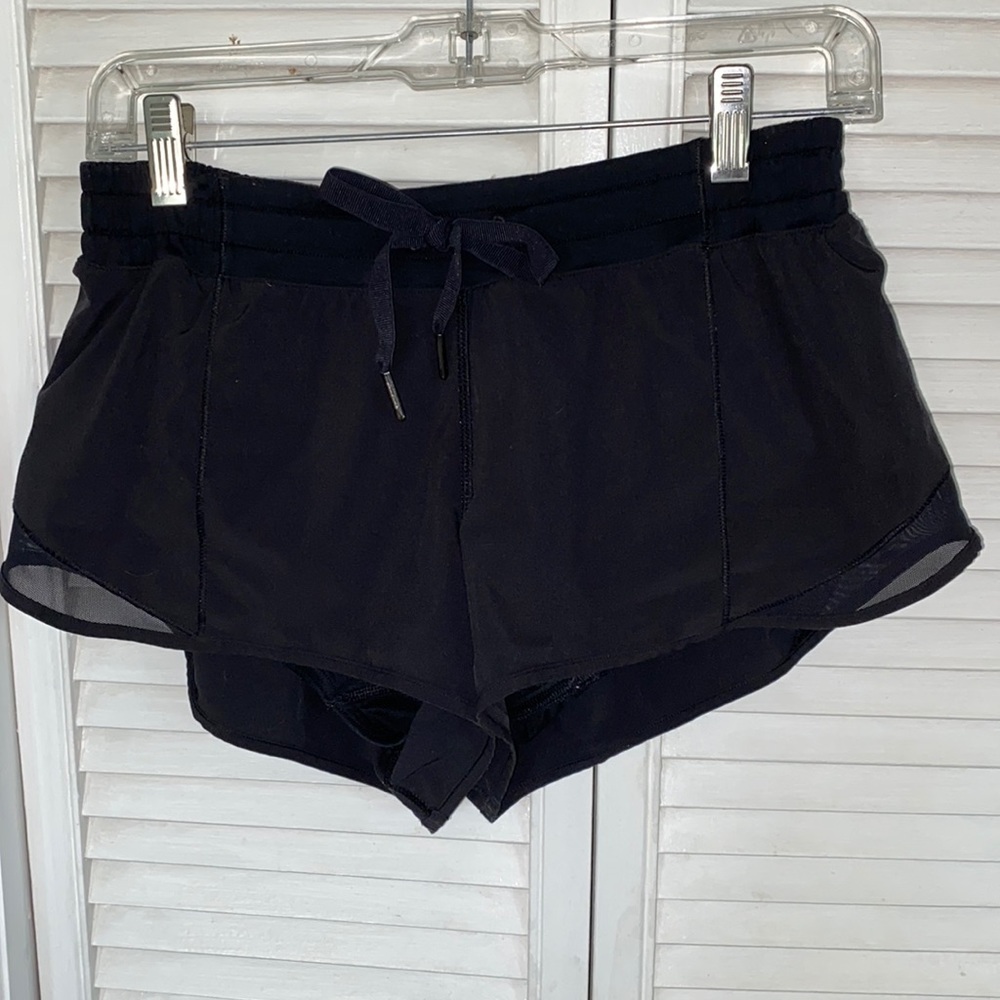 lululemon hotty hot short (old sizing size 4)